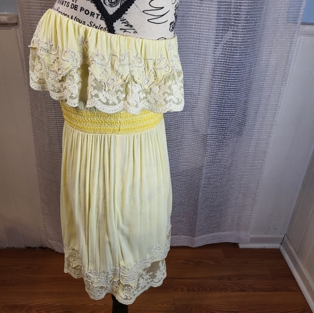 Hot & Delicious Yellow Crochet Lace Strapless Sundress Juniors Medium - Picture 3 of 7